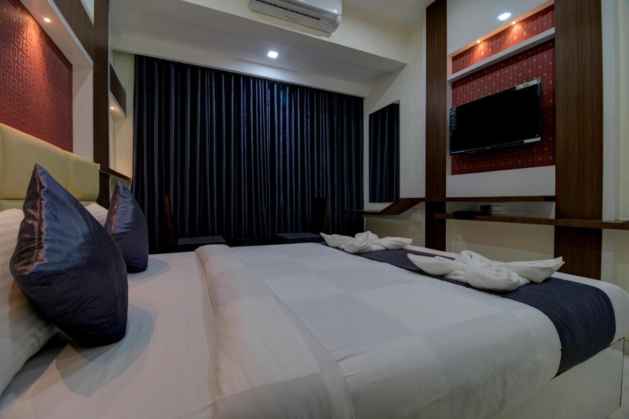 Hotel Mourya Residency Нави Мумбаи Экстерьер фото