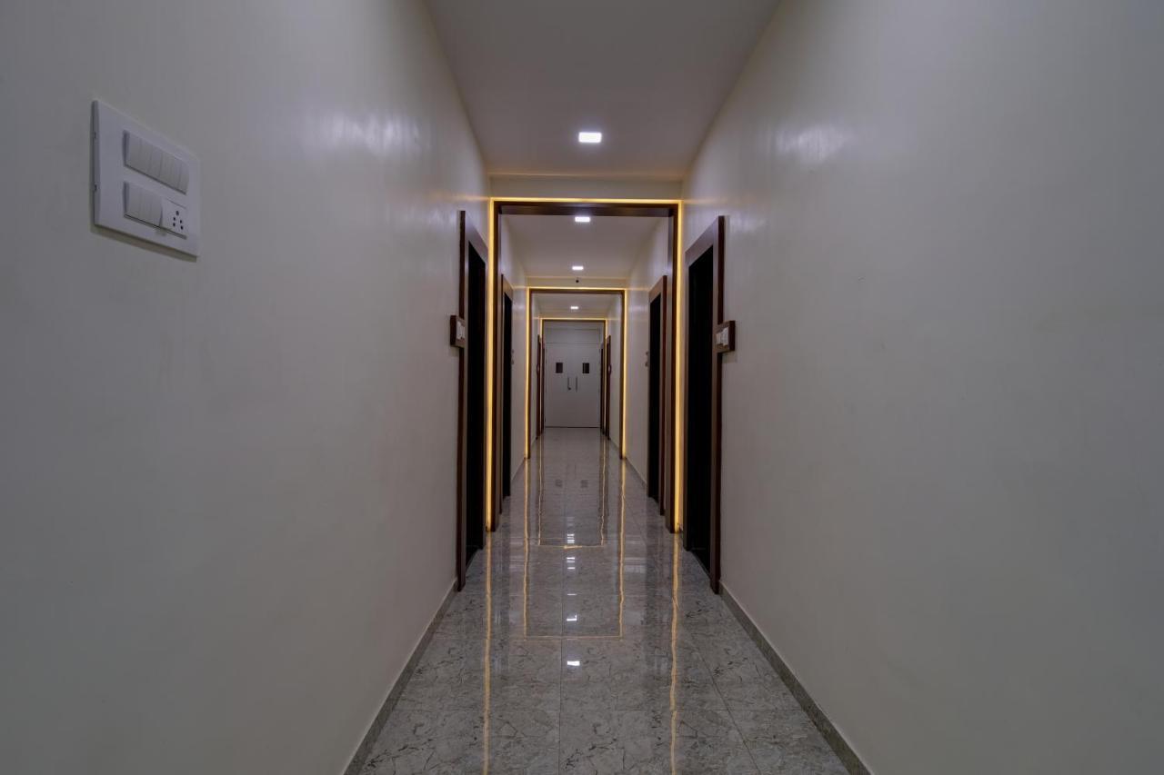 Hotel Mourya Residency Нави Мумбаи Экстерьер фото