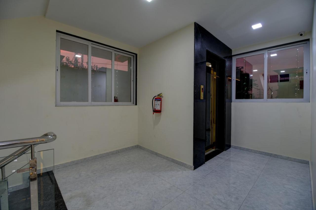 Hotel Mourya Residency Нави Мумбаи Экстерьер фото